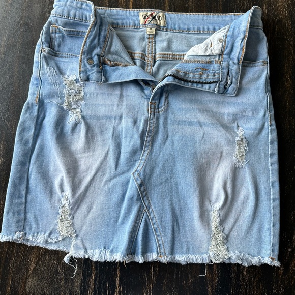 Demin Blvd Distressed Jeans Mini Skirt. Size Medium - Picture 7 of 8